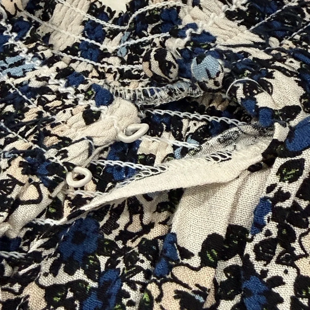 Free People Women’s Blue and White Floral Blouse Size S